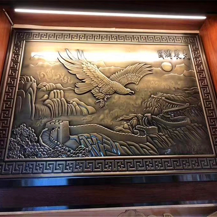 古铜铸史，立体生辉——泉州与海口立体壁画的工艺探微